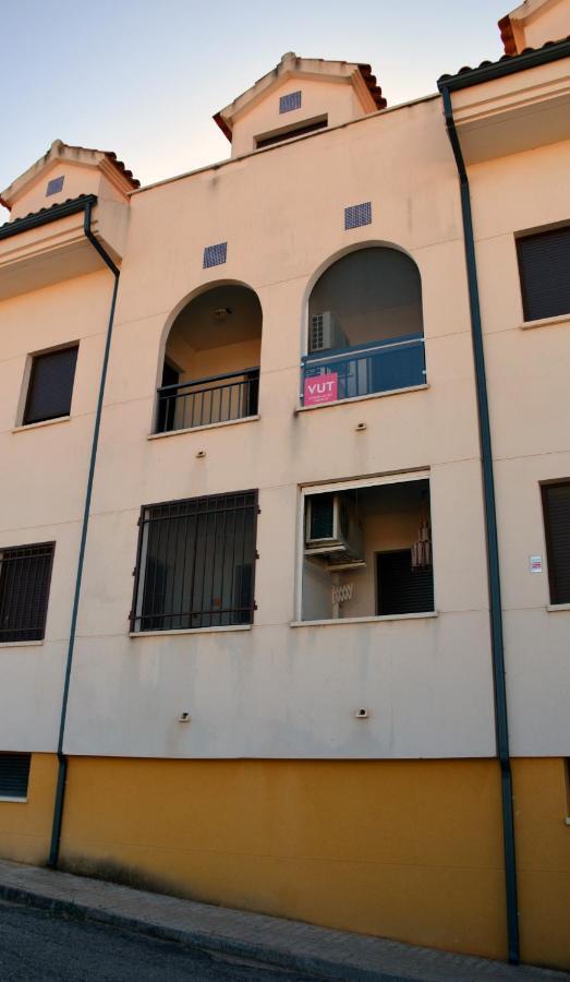 Azero 22 *